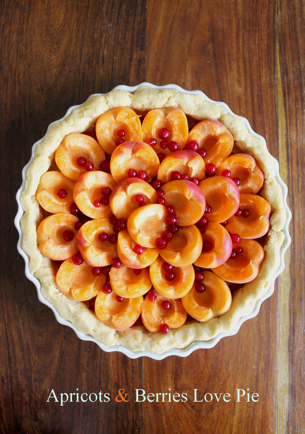 Apricots & berries love pie 1